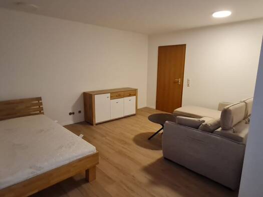 Studio zur Miete 685 € 1 Zimmer 50 m² Geschoss EG/4 frei ab 01.04.2026 Kitzingen 97318