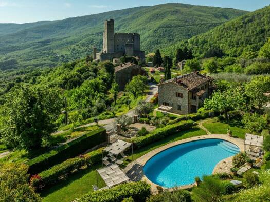 Haus zum Kauf 1.290.000 € 350 m² 5.000 m² Grundstück Cortona 52044