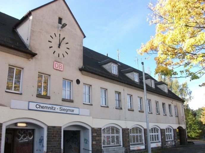 Mehrfamilienhaus zum Kauf 285.000 € 1.350 m²<br/>Wohnfläche 745 m²<br/>Grundstück ab sofort<br/>Verfügbarkeit Am Siegmarer Bahnhof 2 Siegmar 851 Chemnitz 09117