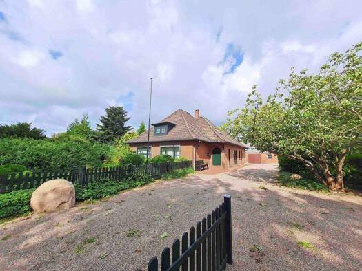 Einfamilienhaus zum Kauf 295.000 € 6 Zimmer 115 m² 1.620 m² Grundstück Behrendorf 25850