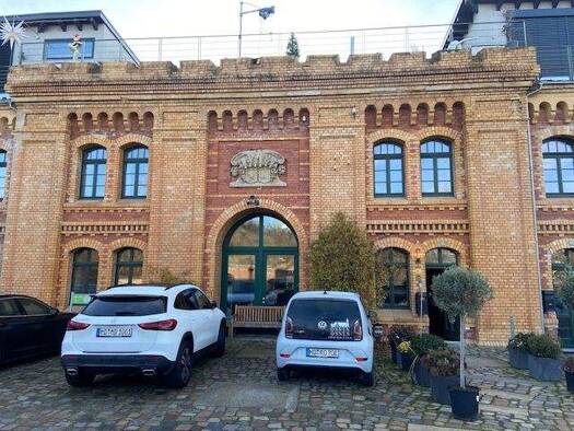 Haus zum Kauf provisionsfrei 1.150.000 € 6 Zimmer 318 m² 540 m² Grundstück frei ab sofort Im Elbbahnhof 1111 Altstadt Magdeburg 39104