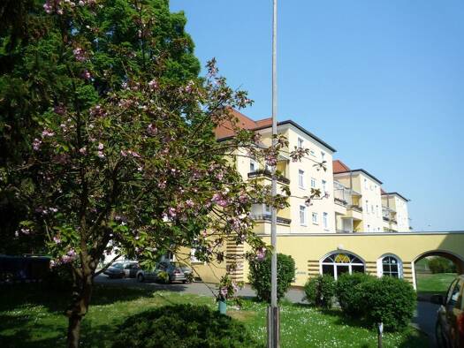 Wohnung zur Miete 338 € 2 Zimmer 54,1 m² 1. Geschoss frei ab 01.10.2026 Uhlstraße 14 Lusan Gera 07549