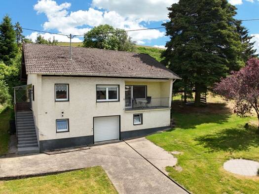 Haus zum Kauf 165.000 € 4 Zimmer 92,3 m² 1.347 m² Grundstück Weibern 56745
