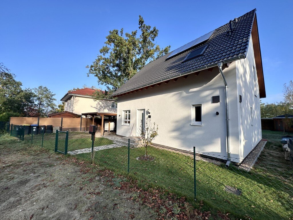 Einfamilienhaus zum Kauf 380.000 € 5 Zimmer 126,1 m²<br/>Wohnfläche 605 m²<br/>Grundstück Sachsenhausen Oranienburg 16515