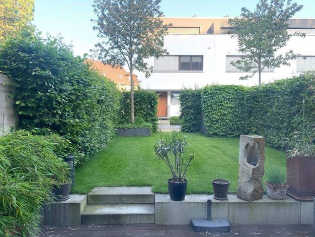 Reihenmittelhaus zur Miete 3.900 € 4 Zimmer 182,4 m² 202 m² Grundstück Hausen Frankfurt am Main 60488