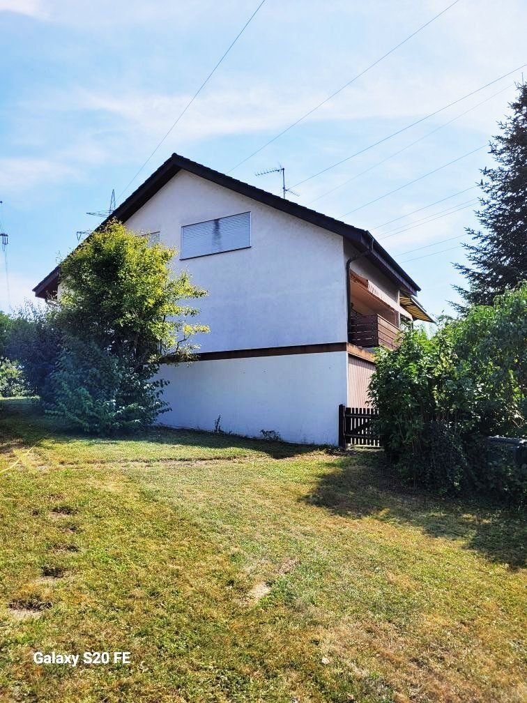 Mehrfamilienhaus zum Kauf 659.000 € 6 Zimmer 184 m²<br/>Wohnfläche 526 m²<br/>Grundstück ab sofort<br/>Verfügbarkeit Hützeweg 3 Rümmingen 79595