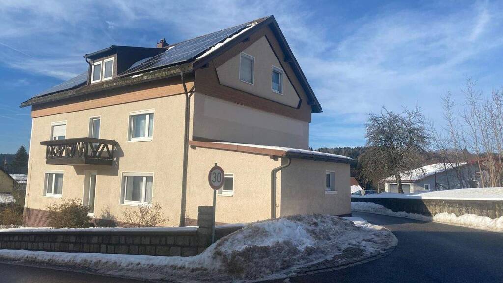 Einfamilienhaus zum Kauf 258.000 € 11 Zimmer 240 m² 711 m² Grundstück frei ab sofort Fichtelberg 95686