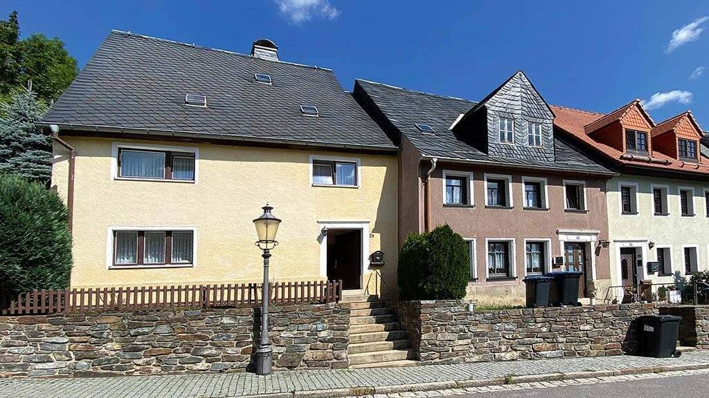 Reihenendhaus zur Versteigerung 25.000 € 90 m² 301 m² Grundstück Wiesenstraße 24 Zschopau 09405