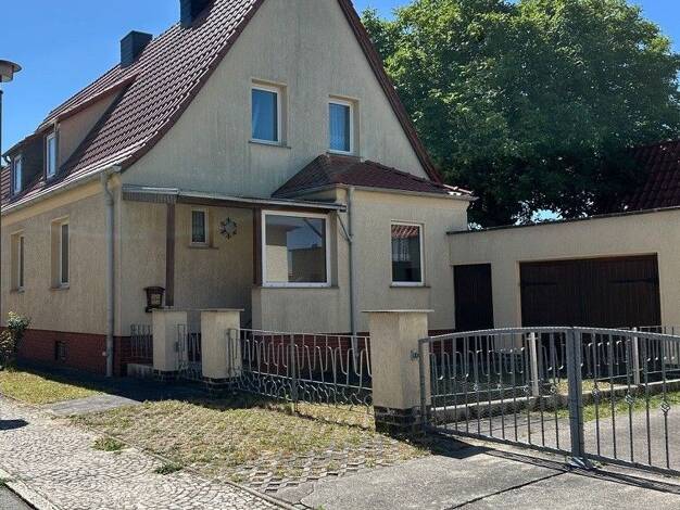 Doppelhaushälfte zum Kauf 89.000 € 4 Zimmer 90 m² 779 m² Grundstück Nachterstedt Seeland 06469