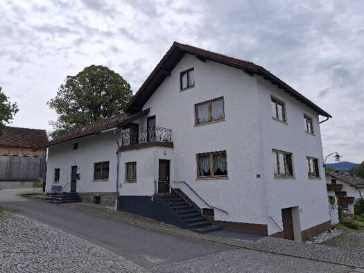 Mehrfamilienhaus zum Kauf 379.000 € 9 Zimmer 300 m² 735 m² Grundstück frei ab sofort Prünst Patersdorf 94265
