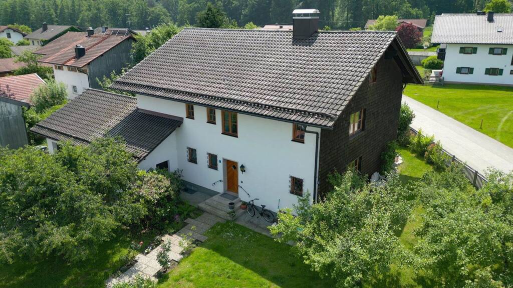 Mehrfamilienhaus zum Kauf provisionsfrei 965.000 € 8 Zimmer 209 m² 1.117 m² Grundstück Frühlingstraße 8 Oberteisendorf Teisendorf 83317