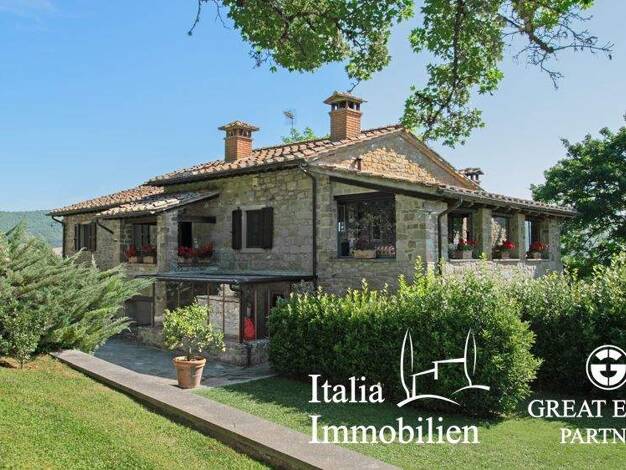 Bauernhaus zum Kauf 1.100.000 € 17 Zimmer 300 m² 29.000 m² Grundstück Castel Focognano 52016