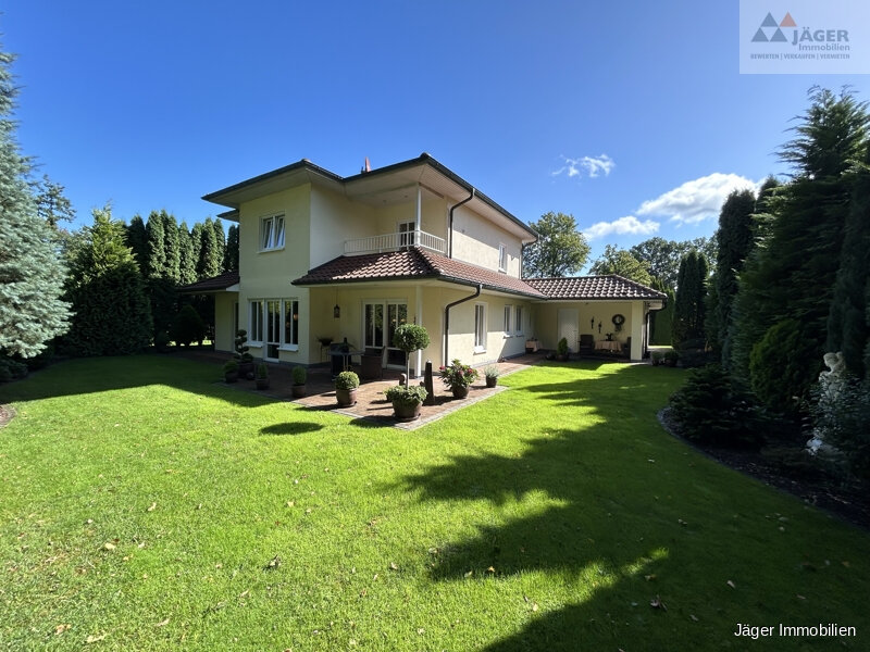 Einfamilienhaus zum Kauf 647.800 € 5 Zimmer 163 m²<br/>Wohnfläche 777 m²<br/>Grundstück 01.02.2025<br/>Verfügbarkeit Hude Hude (Oldenburg) 27798