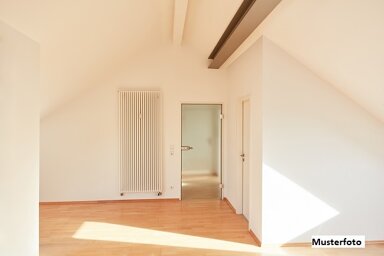 Wohnung zum Kauf 63.000 € 4 Zimmer 100 m² Grünhain Grünhain-Beierfeld 08344