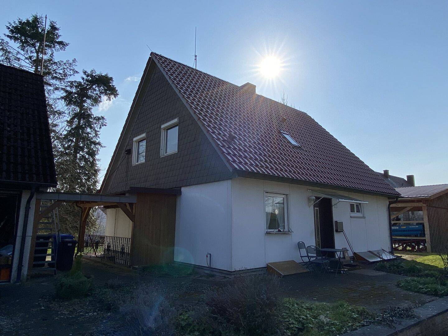 Immobilie in Burghaslach - Naturfreunde aufgepasst! Gepflegtes Anwesen mit vielen Extras in toller Waldrandlage! - Bild 2