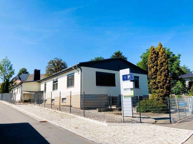 Haus zum Kauf 453.000 € 21 Zimmer 1.709 m² Grundstück Neukirchen Neukirchen/Erzgebirge 09221