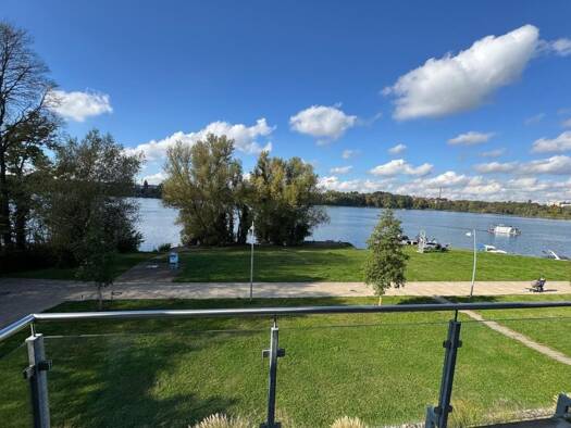 Wohnung zur Miete 1.100 € 2 Zimmer 76 m² frei ab sofort Werdervorstadt Schwerin 19055