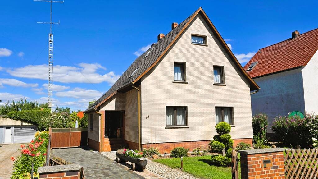Einfamilienhaus zum Kauf 355.000 € 6 Zimmer 190 m² 977 m² Grundstück Branitz Cottbus 03042