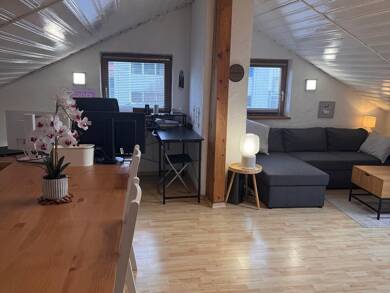 Wohnung zum Kauf 149.000 € 2,5 Zimmer 46 m² Dachgeschoss, 3. Geschoss frei ab sofort Fridolfing Fridolfing 83413
