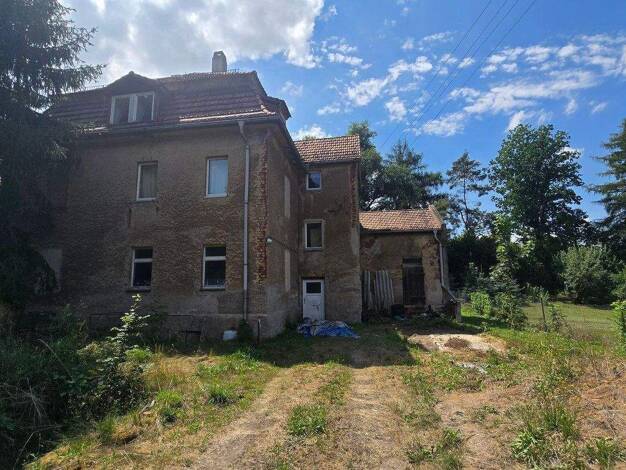 Mehrfamilienhaus zum Kauf 49.900 € 10 Zimmer 240 m² 1.175 m² Grundstück frei ab sofort Roitzschen Klipphausen 01665