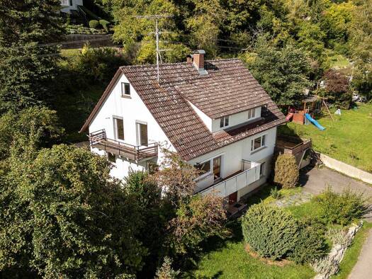 Mehrfamilienhaus zum Kauf 329.000 € 9 Zimmer 220 m² 997 m² Grundstück frei ab sofort Möhringen Tuttlingen 78532