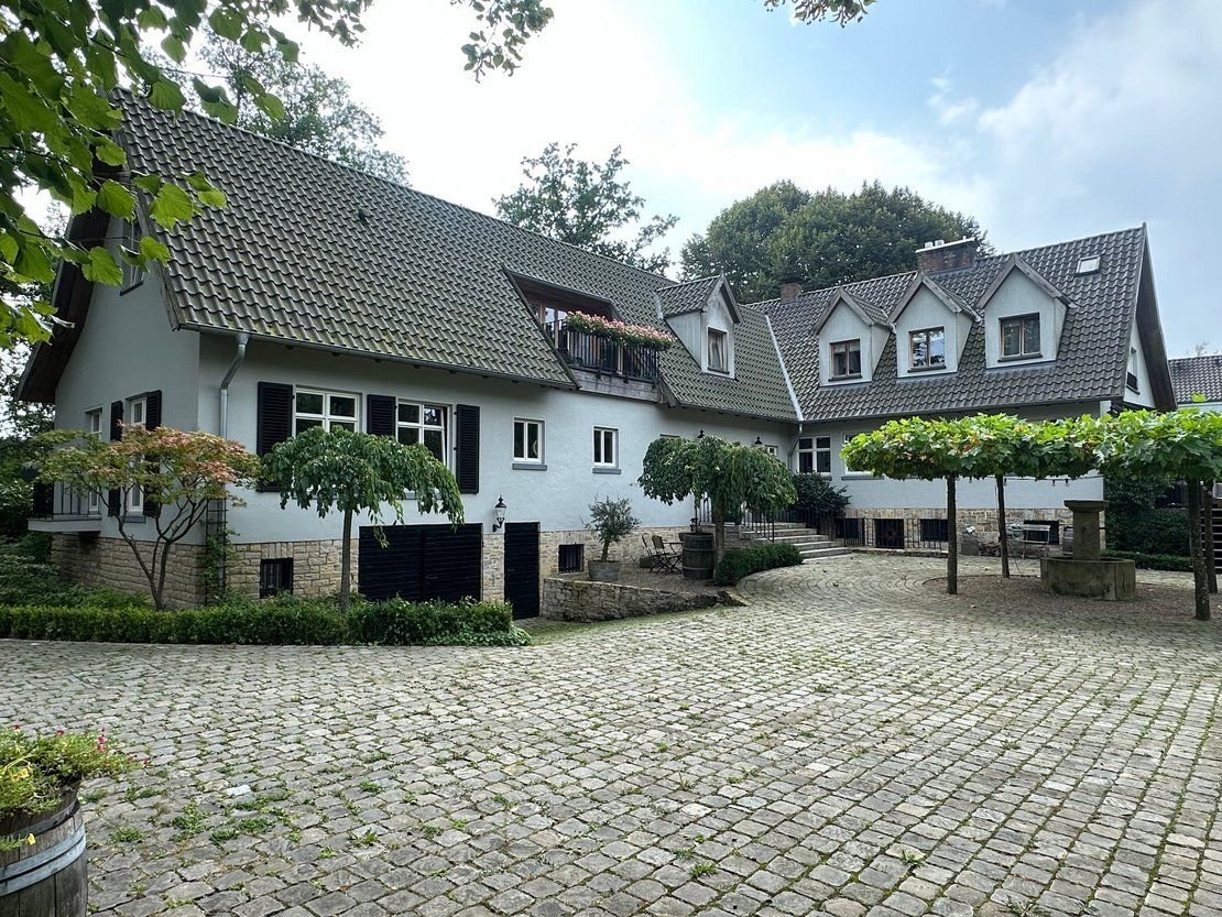 Villa zum Kauf 2.980.000 € 8 Zimmer 396 m²<br/>Wohnfläche 3.900 m²<br/>Grundstück Darum / Gretesch / Lüstringen 215 Osnabrück 49086