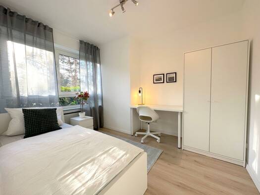 Wohnung zur Miete 560 € 1 Zimmer 40 m² 1. Geschoss frei ab sofort Weißkirchener Weg 39 Niederursel Nord-West 60439