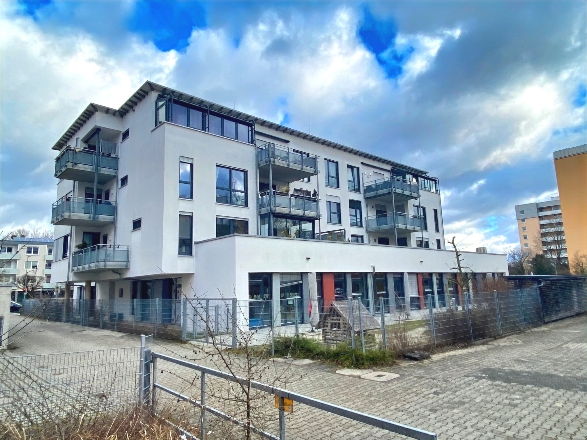 Wohnung zum Kauf 725.000 € 3 Zimmer 83 m²<br/>Wohnfläche 3.<br/>Geschoss ab sofort<br/>Verfügbarkeit Blumenau München 80689