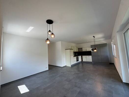 Wohnung zur Miete 1.700 € 4 Zimmer 113 m² Geschoss 1/1 frei ab sofort Bayerisch Gmain 83457
