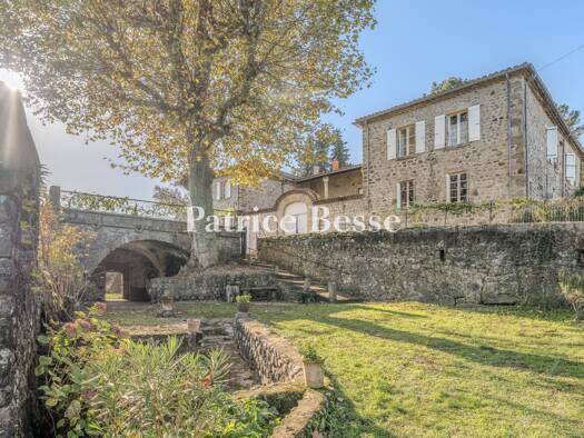 Reihenmittelhaus zum Kauf 1.300.000 € 10 Zimmer 600 m² 20.000 m² Grundstück Prades 07380