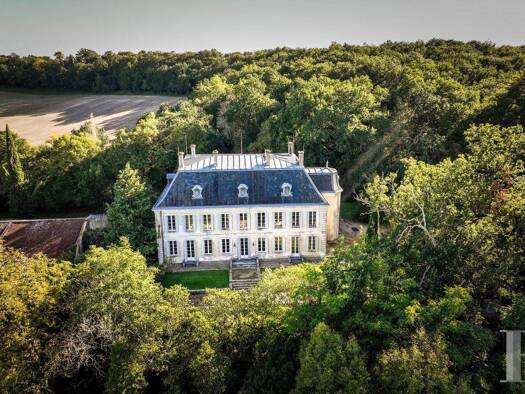 Schloss zum Kauf 1.490.000 € 16 Zimmer 650 m² 77.996 m² Grundstück Lectoure 32700