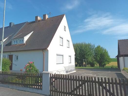 Doppelhaushälfte zum Kauf 333.000 € 5 Zimmer 100 m² 675 m² Grundstück frei ab sofort Kapellenstr. 17 Schorn Pöttmes 86554