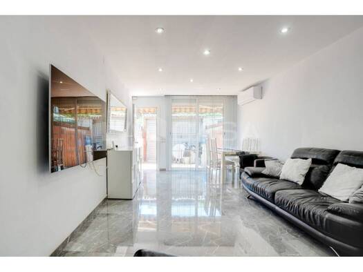 Chalet zum Kauf 310.000 € 3 Zimmer 64 m² Barcelona 08019