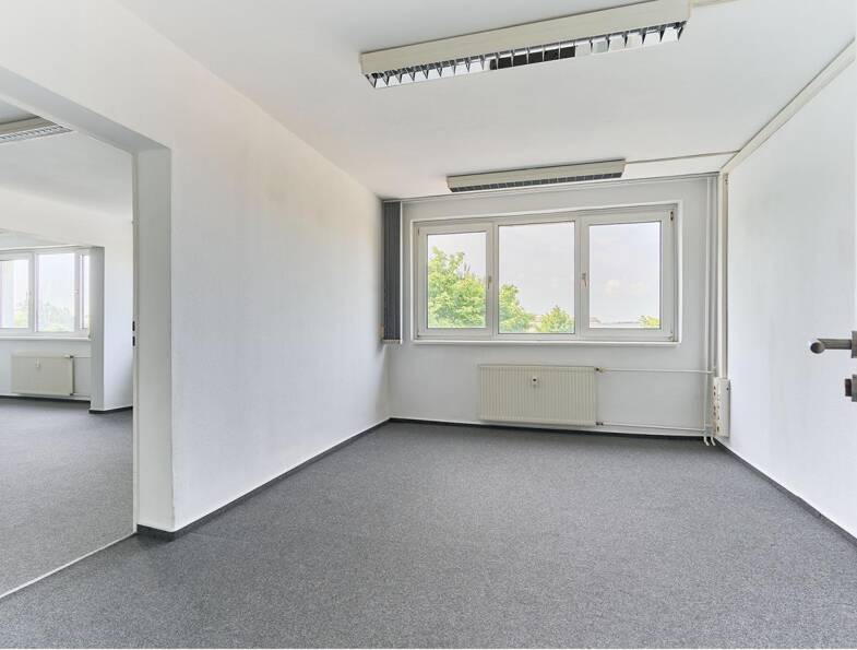 Bürofläche zur Miete 8,87 € 1.300 m² Bürofläche teilbar ab 300 m² Industriestraße 15 Schmarl Rostock 18069