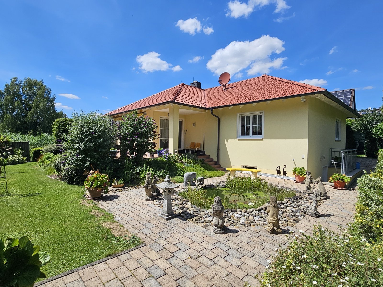 Bungalow zum Kauf 479.000 € 5 Zimmer 110 m²<br/>Wohnfläche 728 m²<br/>Grundstück Weidach Weitramsdorf-Weidach 96479