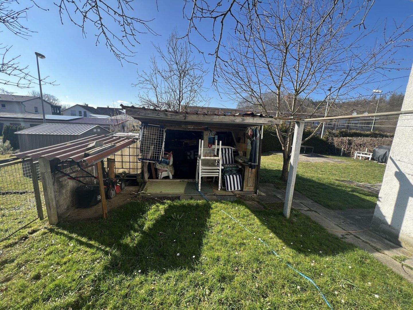 Immobilie in Donzdorf - Familiäres Wohnen am Ortsrand! Hier kann Kinderlachen einziehen - Bild 1