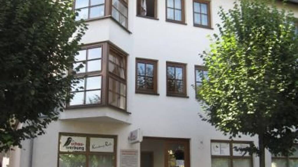 Wohnung zur Miete 350 € 2 Zimmer 53 m² 1. Geschoss frei ab 01.03.2026 August-Bebel-Straße 23 23 Lichtenstein 09350