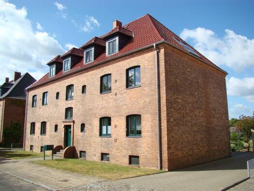 Wohnung zur Miete 425 € 2 Zimmer 51,4 m² 2. Geschoss frei ab 01.11.2026 Strelitzer Chaussee 263 Neustrelitz Neustrelitz 17235