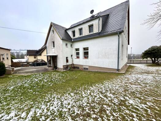 Mehrfamilienhaus zum Kauf 250.000 € 253 m² 2.290 m² Grundstück Ellefeld 08236