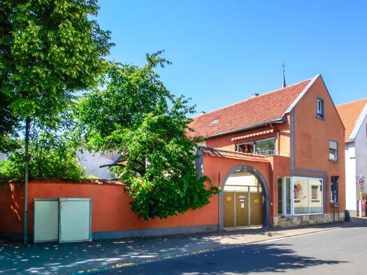 Haus zum Kauf 535.000 € 9 Zimmer 213 m² 474 m² Grundstück Herrnsheim Worms 67550
