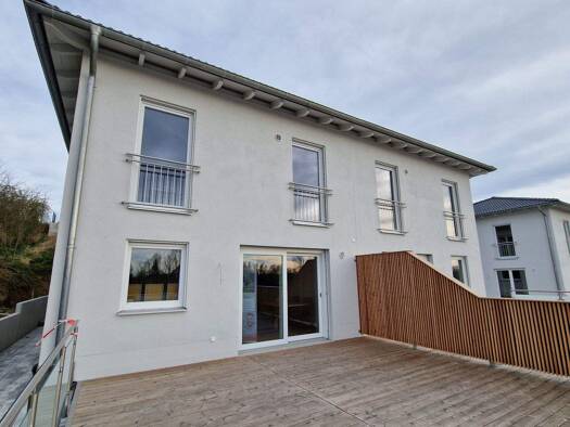 Haus zur Miete 1.300 € 4 Zimmer 135 m² 286 m² Grundstück frei ab sofort Ruhstorf Ruhstorf an der Rott 94099