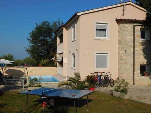 Haus zum Kauf 685.000 € 5 Zimmer 250 m² 599 m² Grundstück Šišan 52100