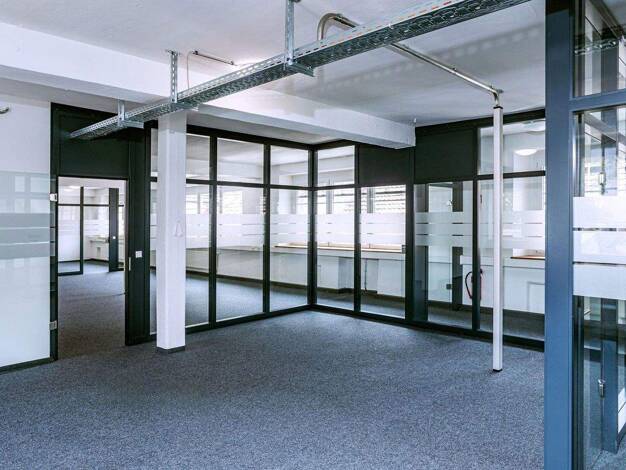 Bürofläche zur Miete provisionsfrei 325 m² Bürofläche Bahnhofstraße 27 Schramberg Baden-Württemberg - Schramberg 78713