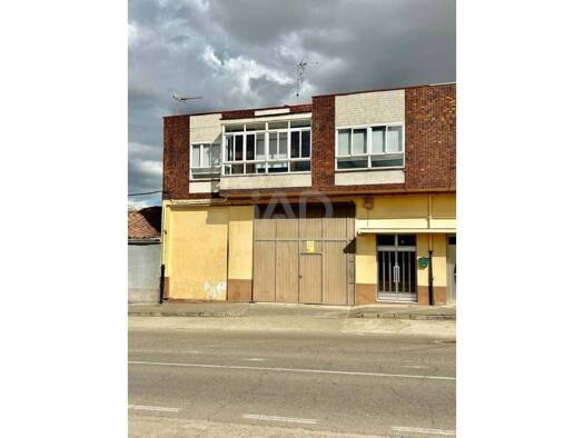 Villa zum Kauf 180.000 € 3 Zimmer 376 m² 591 m² Grundstück La Bañeza 24750