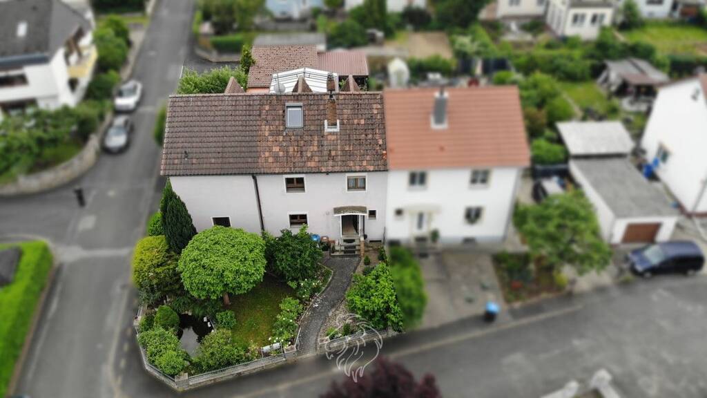 Doppelhaushälfte zum Kauf 385.000 € 8 Zimmer 185 m² 535 m² Grundstück Volkach 97332