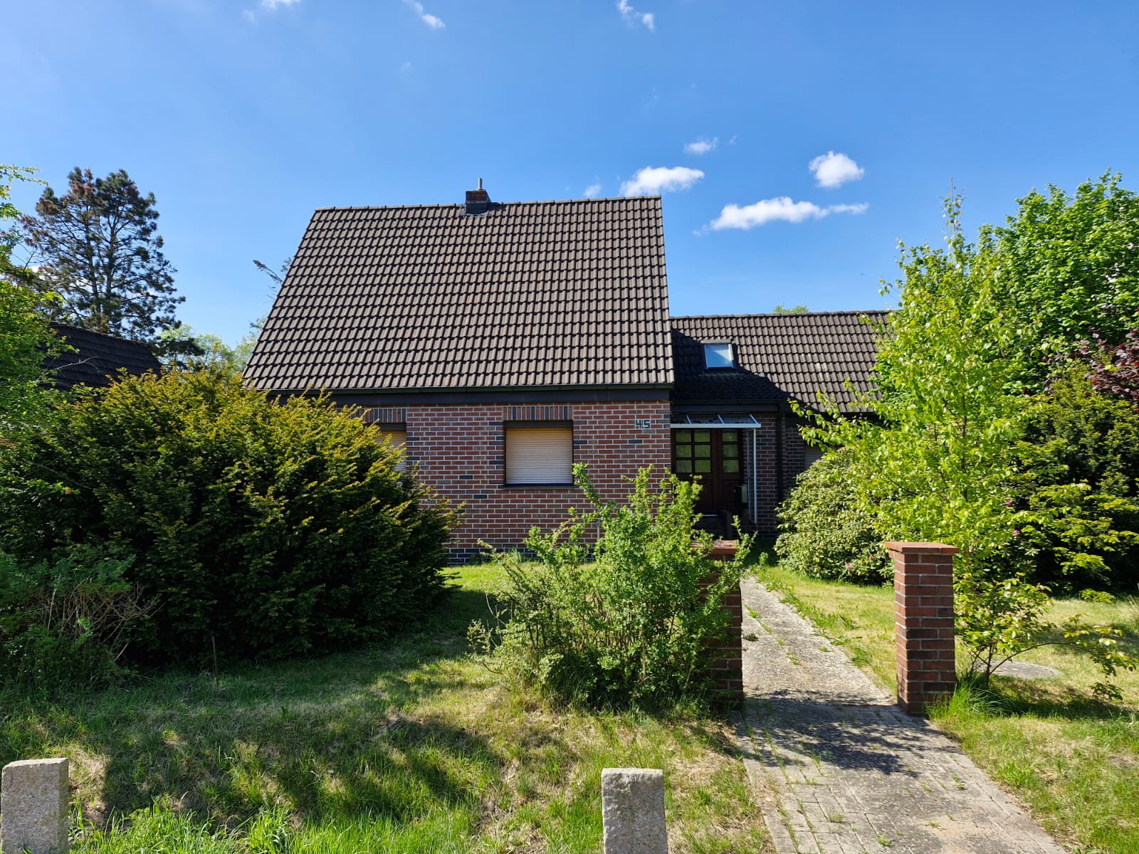 Einfamilienhaus zum Kauf 300.000 € 5,5 Zimmer 117 m²<br/>Wohnfläche 854 m²<br/>Grundstück ab sofort<br/>Verfügbarkeit Wahlbezirk 06 Elmshorn 25335