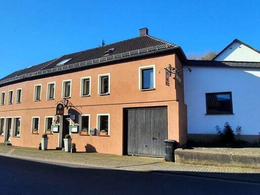 Bauernhaus zum Kauf 299.000 € 35 Zimmer 220 m² 2.640 m² Grundstück Trierer Str. 40 Dahlem 53949