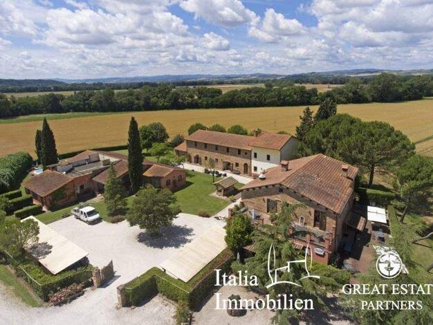 Bauernhaus zum Kauf 5.200.000 € 50 Zimmer 1.516 m² 1.228.175 m² Grundstück Deruta 06053
