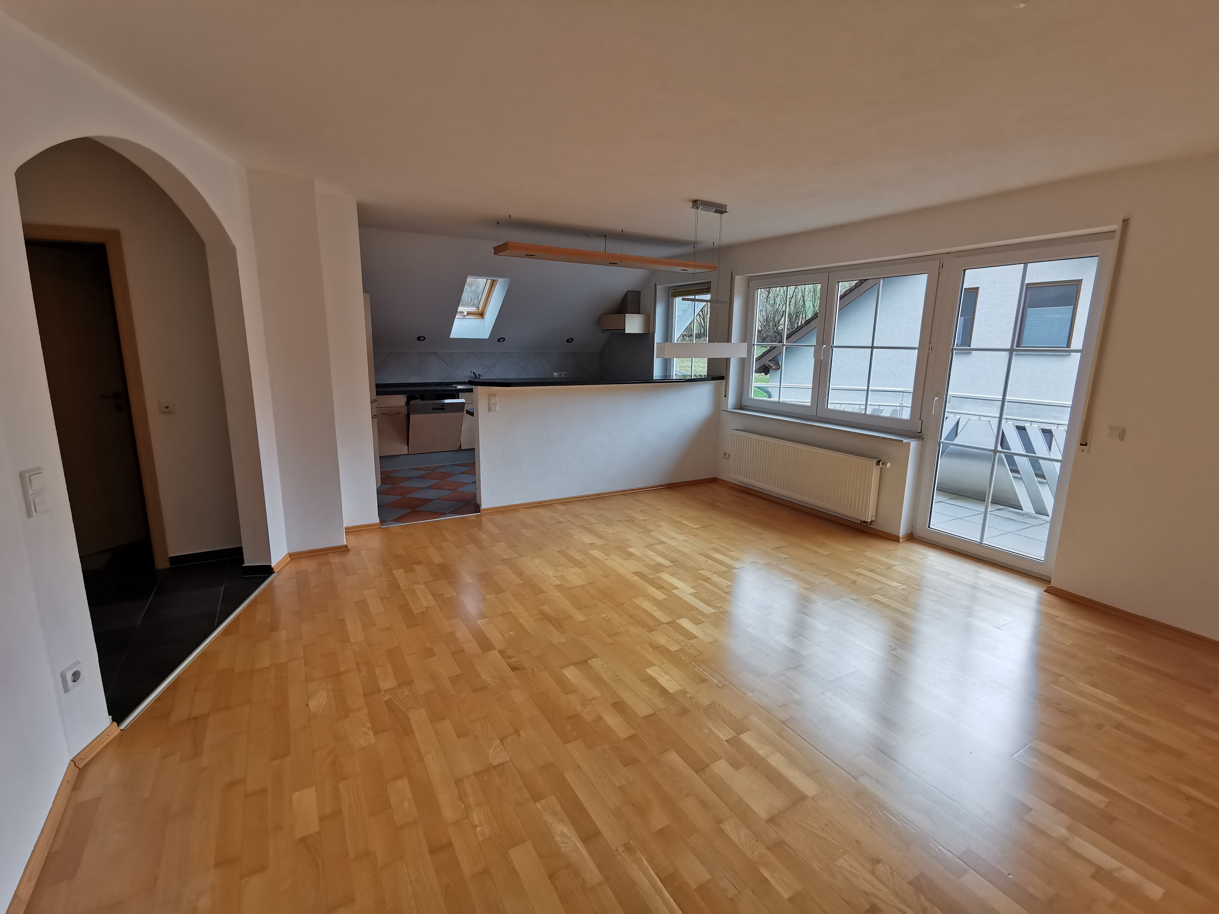 Wohnung zur Miete 700 € 4 Zimmer 84 m²<br/>Wohnfläche 2.<br/>Geschoss 01.10.2024<br/>Verfügbarkeit Rengershausen Bad Mergentheim 97980