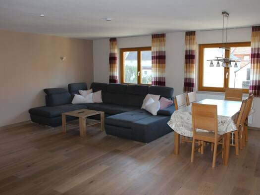 Wohnung zur Miete 840 € 3 Zimmer 95 m² Geschoss 1/2 frei ab 01.12.2025 Oberehrenbach Leutenbach 91359